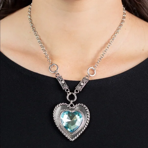 ♥️ Heart Full of Fabulous - Blue Necklace - Picture 3 of 4